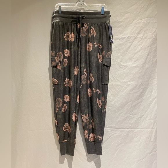 Marika Floral-Print Cargo Joggers, size L, NWT - Picture 4 of 5